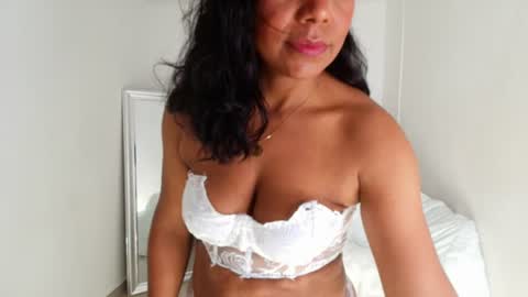 Snapshot of lux_noxentia chatting on July 10, 2026, 12:52 pm Luz online show from July 10, 2026, 12:52 pm