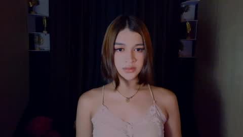 Snapshot of lux_white chatting on May 7, 2026, 4:01 pm queen lux online show from May 7, 2026, 4:01 pm