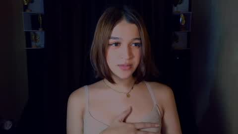Snapshot of lux_white chatting on May 11, 2026, 9:04 am queen lux online show from May 11, 2026, 9:04 am