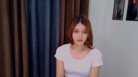 Snapshot of lux_white chatting on June 12, 2026, 5:06 am queen lux online show from June 12, 2026, 5:06 am