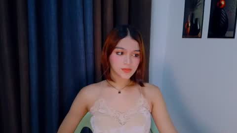 Snapshot of lux_white chatting on June 21, 2026, 12:41 pm queen lux online show from June 21, 2026, 12:41 pm