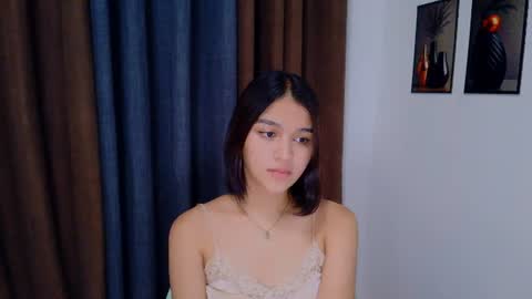 Snapshot of lux_white chatting on June 24, 2026, 9:30 am queen lux online show from June 24, 2026, 9:30 am