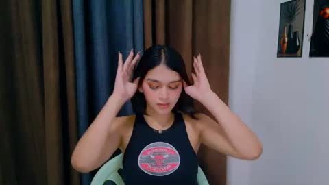 Snapshot of lux_white chatting on July 2, 2026, 2:45 pm queen lux online show from July 2, 2026, 2:45 pm