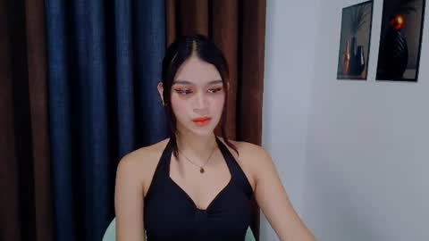Snapshot of lux_white chatting on July 14, 2026, 10:48 pm queen lux online show from July 14, 2026, 10:48 pm