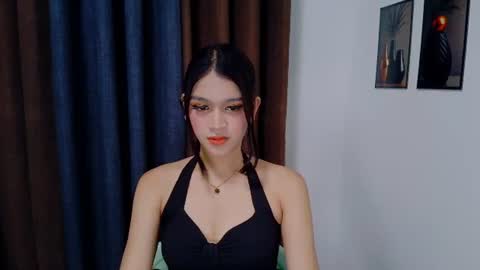 Snapshot of lux_white chatting on July 16, 2026, 9:54 pm queen lux online show from July 16, 2026, 9:54 pm