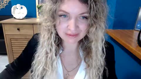 Snapshot of luxdonna chatting on May 31, 2026, 6:21 am Donna online show from May 31, 2026, 6:21 am
