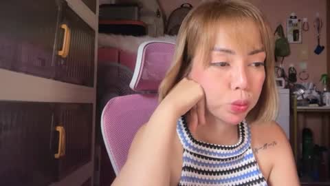 Snapshot of luxe_kiss chatting on June 30, 2026, 11:00 am Glamour online show from June 30, 2026, 11:00 am