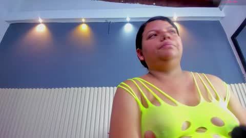 Snapshot of luxemilf chatting on November 27, 2025, 10:17 am Luxe3 online show from November 27, 2025, 10:17 am