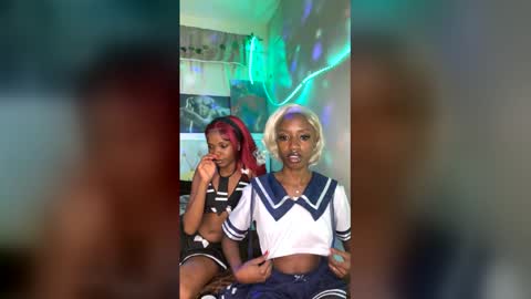 Snapshot of luxette12 chatting on June 1, 2026, 7:48 pm Luxette12 online show from June 1, 2026, 7:48 pm