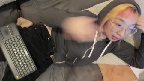 Snapshot of luxgray chatting on December 10, 2024, 3:20 am LuxGray online show from December 10, 2024, 3:20 am