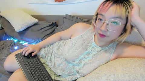 Snapshot of luxgray chatting on December 25, 2024, 3:18 am LuxGray online show from December 25, 2024, 3:18 am