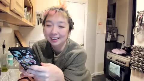 Snapshot of luxgray chatting on December 30, 2024, 2:53 am LuxGray online show from December 30, 2024, 2:53 am