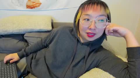 Snapshot of luxgray chatting on February 1, 2025, 4:14 am LuxGray online show from February 1, 2025, 4:14 am