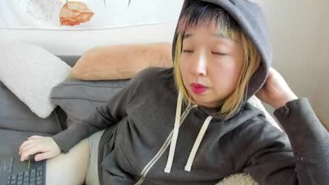 Snapshot of luxgray chatting on February 26, 2025, 7:38 pm LuxGray online show from February 26, 2025, 7:38 pm