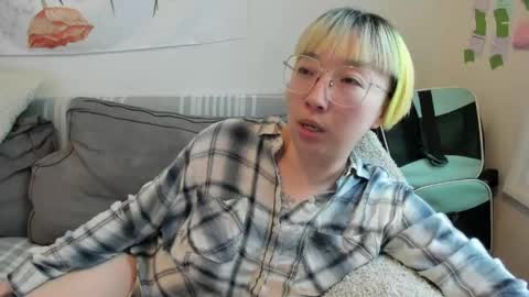 Snapshot of luxgray chatting on June 2, 2026, 8:44 pm LuxGray online show from June 2, 2026, 8:44 pm