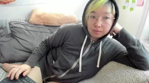 Snapshot of luxgray chatting on June 15, 2026, 12:18 pm LuxGray online show from June 15, 2026, 12:18 pm