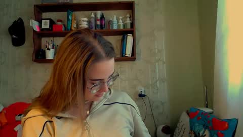 Snapshot of luxie_queen chatting on October 22, 2025, 9:20 am Katie online show from October 22, 2025, 9:20 am