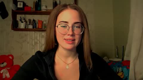 Snapshot of luxie_queen chatting on November 2, 2025, 8:22 pm Katie online show from November 2, 2025, 8:22 pm