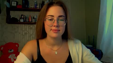 Snapshot of luxie_queen chatting on November 21, 2025, 12:37 pm Katie online show from November 21, 2025, 12:37 pm