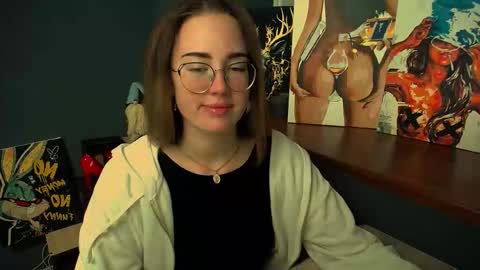 Snapshot of luxie_queen chatting on November 28, 2025, 1:14 pm Katie online show from November 28, 2025, 1:14 pm