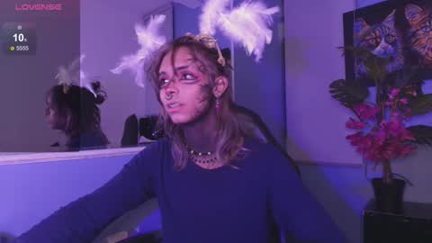 Luxiel 3 online show from November 13, 2025, 10:52 pm