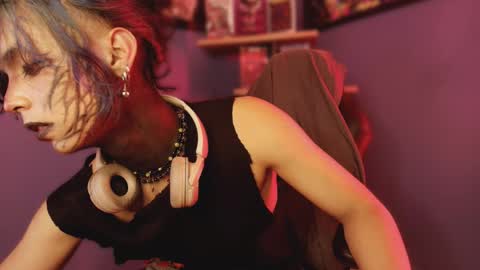 Snapshot of luxiel_ chatting on March 24, 2026, 10:48 pm Luxiel 3 online show from March 24, 2026, 10:48 pm