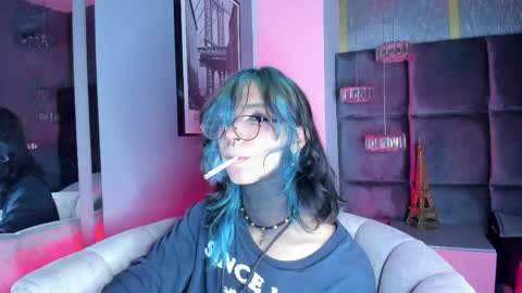 Snapshot of luxiel_ chatting on April 1, 2026, 9:01 pm Luxiel 3 online show from April 1, 2026, 9:01 pm