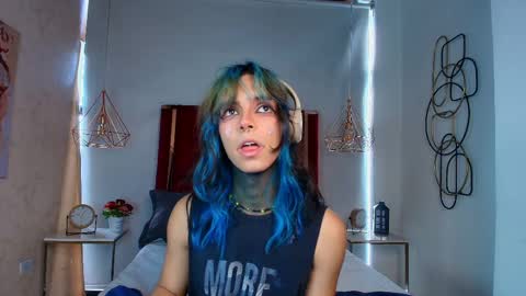 Snapshot of luxiel_ chatting on May 22, 2026, 9:09 pm Luxiel 3 online show from May 22, 2026, 9:09 pm
