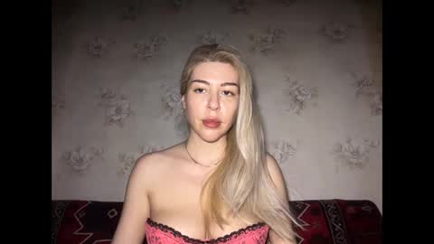 LuxSonyaStar online show from May 16, 2026, 7:45 pm