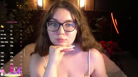 luxsopphia_ online show from June 6, 2026, 12:32 pm