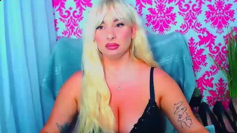 Snapshot of luxuriaaa chatting on October 5, 2025, 7:12 pm Luxuriaa online show from October 5, 2025, 7:12 pm