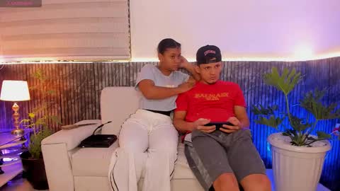 Snapshot of luxury_reveng3 chatting on February 25, 2026, 6:39 pm Kitty 18 year Sara 18 year online show from February 25, 2026, 6:39 pm