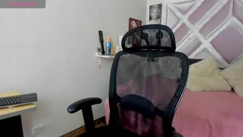 Snapshot of luxx_11 chatting on March 11, 2026, 12:55 pm Lux online show from March 11, 2026, 12:55 pm