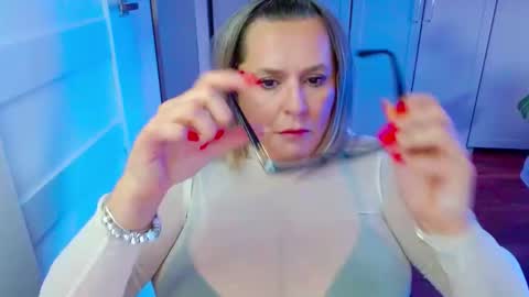 Diana online show from May 14, 2026, 6:42 am