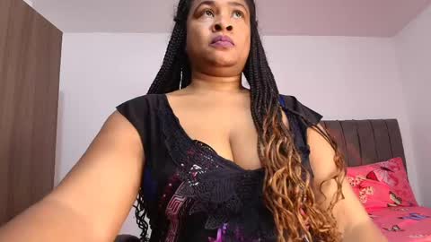 Snapshot of luxy_benet chatting on May 4, 2026, 12:50 am Big Benet online show from May 4, 2026, 12:50 am