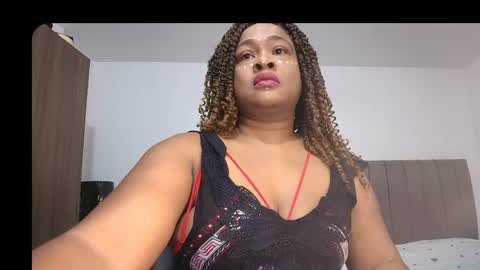 Snapshot of luxy_benet chatting on June 3, 2026, 10:18 am Big Benet online show from June 3, 2026, 10:18 am