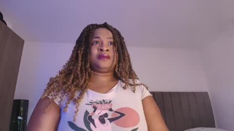 Snapshot of luxy_benet chatting on June 7, 2026, 9:35 am Big Benet online show from June 7, 2026, 9:35 am
