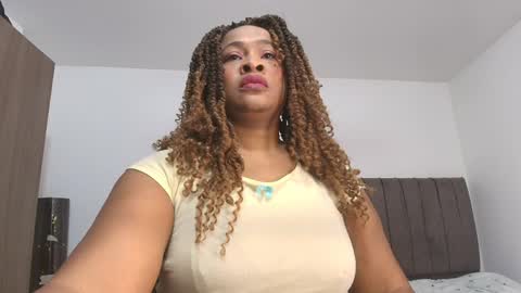 Snapshot of luxy_benet chatting on June 8, 2026, 12:27 pm Big Benet online show from June 8, 2026, 12:27 pm