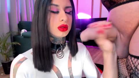 Snapshot of luxyshy chatting on January 18, 2025, 6:10 pm Lucy and Kristhy online show from January 18, 2025, 6:10 pm