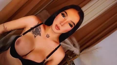 Snapshot of luxywilson chatting on December 3, 2024, 6:15 am luxy online show from December 3, 2024, 6:15 am