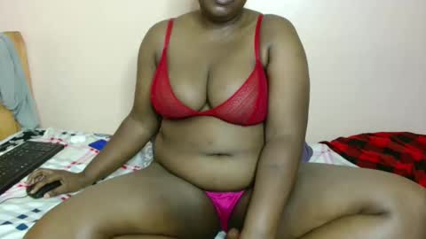 Snapshot of luzremi chatting on May 19, 2026, 1:56 am luzremi online show from May 19, 2026, 1:56 am