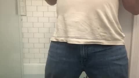 lvguynextdoor440656 online show from October 13, 2025, 1:38 am