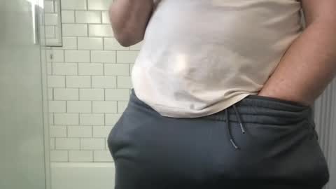 lvguynextdoor440656 online show from November 2, 2025, 7:49 pm