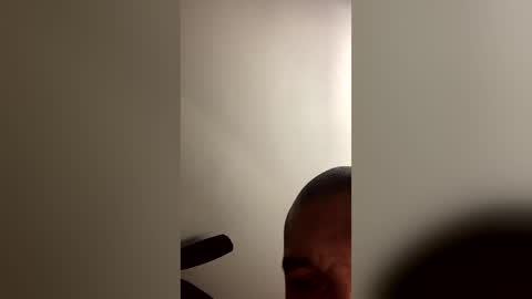 Snapshot of lwichoh81 chatting on June 15, 2026, 1:41 am lwichoh81 online show from June 15, 2026, 1:41 am