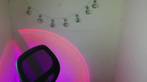 Call me Lia  online show from April 27, 2026, 9:46 pm