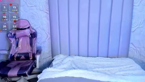 LYA DUBOIS  online show from February 28, 2026, 5:14 pm