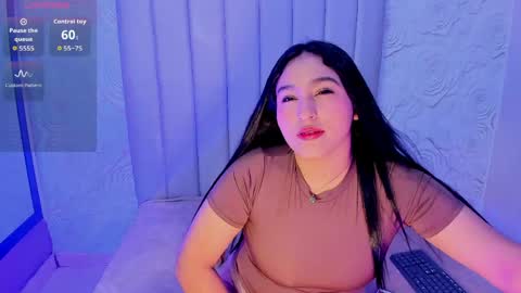 Snapshot of lya_dubois_ chatting on June 8, 2026, 7:47 pm LYA DUBOIS online show from June 8, 2026, 7:47 pm