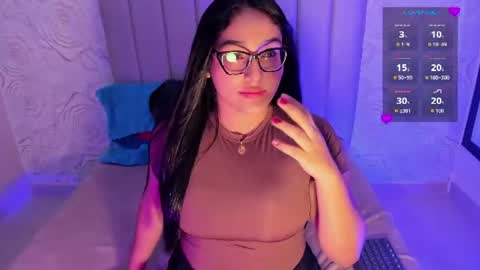 Snapshot of lya_dubois_ chatting on June 19, 2026, 8:34 pm LYA DUBOIS online show from June 19, 2026, 8:34 pm