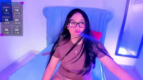 Snapshot of lya_dubois_ chatting on June 23, 2026, 8:18 pm LYA DUBOIS online show from June 23, 2026, 8:18 pm