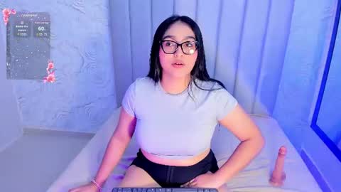 Snapshot of lya_dubois_ chatting on July 2, 2026, 10:38 pm LYA DUBOIS online show from July 2, 2026, 10:38 pm